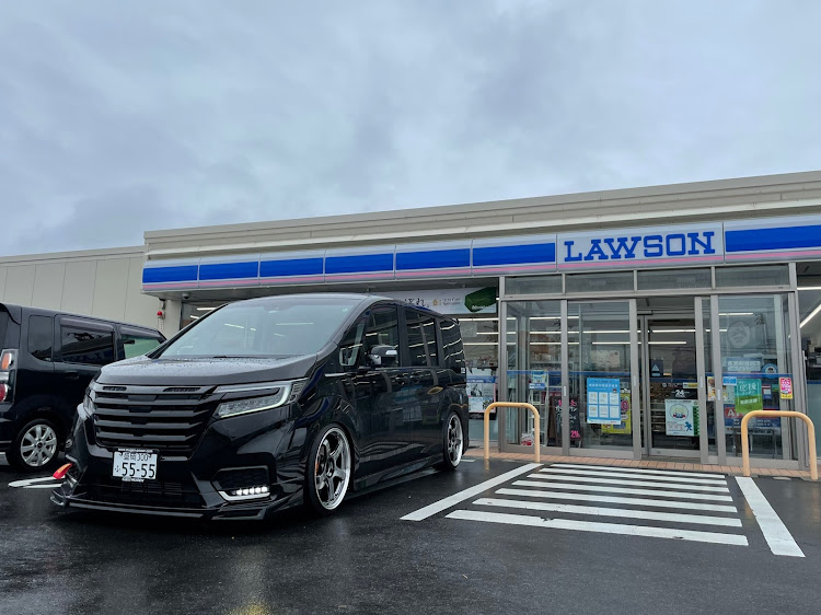 ステップワゴンのコロナが早く収束しますように‼️・アストロプロダクツとコラボ❤️・LAWSONでshot👀📷✨・＃洗車・実は…明日は誕生日🤭🤭に関するカスタム事例の投稿画像4枚目