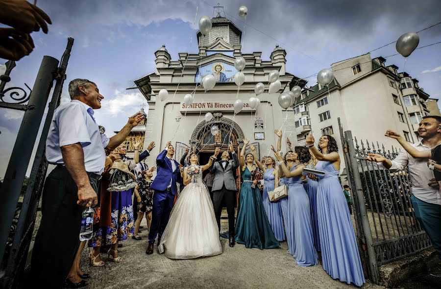 Huwelijksfotograaf Florian Nenciu (hdyztee). Foto van 16 maart 2022