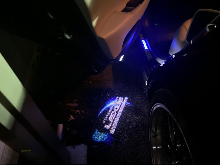 LSのLEXUS・LS600h・カーテシランプ・カーテシランプ交換・石英ガラスに関するカスタム事例の投稿画像2枚目