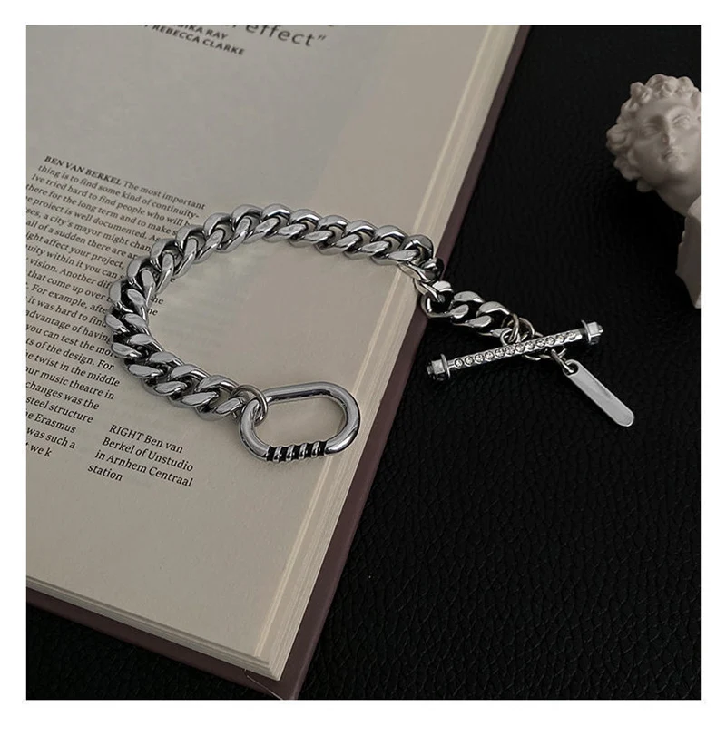 Trendy roestvrij stalen armband met OT Buckle, Snap Joint, Cuban Link ketting, uniek design, hand sieraad voor speciale gelegenheden.