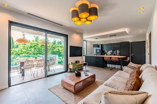 Villa with terrace 4