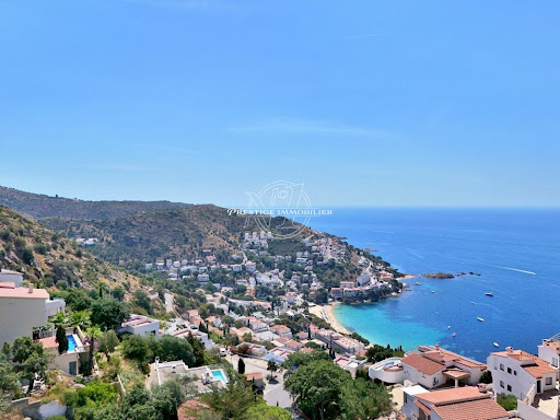 Maison avec piscine et terrasse 2