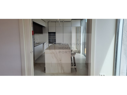 Maison contemporaine avec piscine et jardin 4