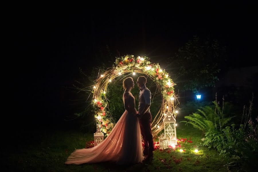 Fotógrafo de casamento Aleksandra Bozhok (sashkab). Foto de 14 de agosto 2017