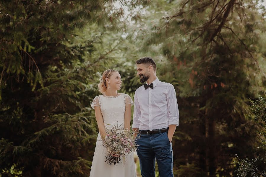 Fotógrafo de casamento Anita Bejenaru (bejenaru). Foto de 16 de abril 2019