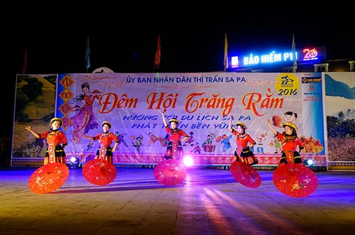 Du lịch Sapa, tưng bừng Lễ hội Hoa đăng 2016 - 2