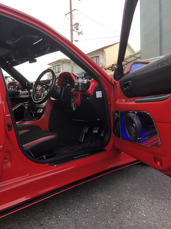 アルテッツァの#アルテッツァ・インテリア・オーディオ紹介・RECARO・momoに関するカスタム事例の投稿画像2枚目