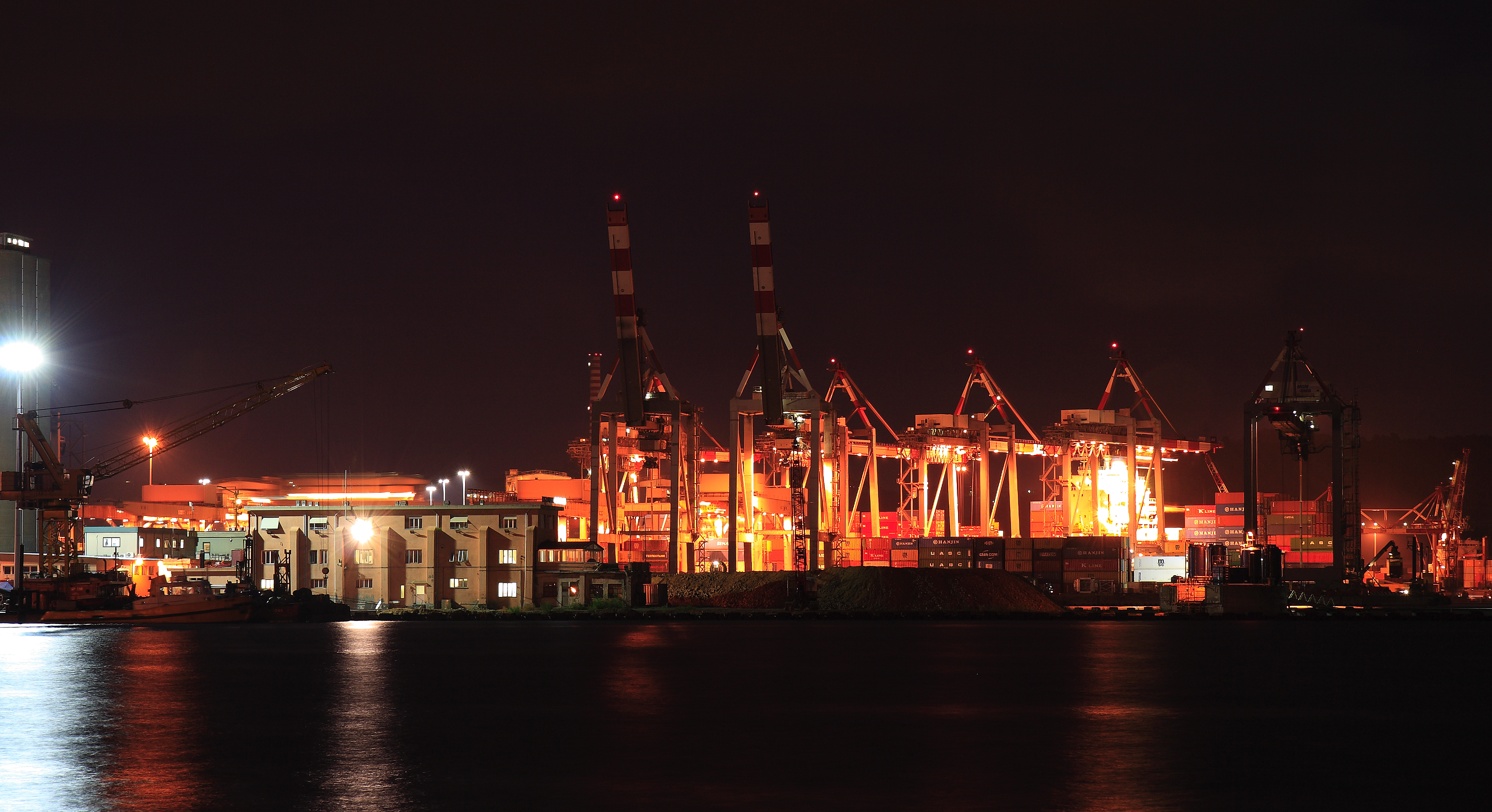 La notte sul porto della Spezia di manolina