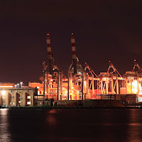 La notte sul porto della Spezia di 