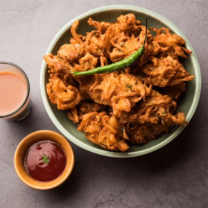 Mix Veg Pakoda & Coke Can