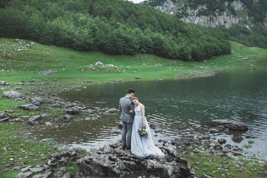 Nhiếp ảnh gia ảnh cưới Nata Rolyanskaya (natarolianskii). Ảnh của 2 tháng 7 2018