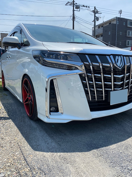 アルファードの車高調整に関するカスタム事例の投稿画像1枚目