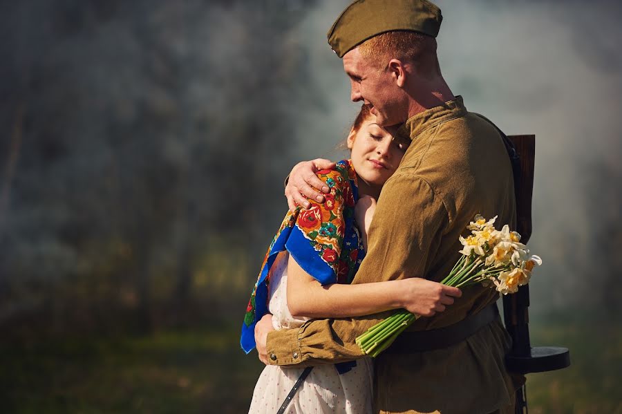 Свадебный фотограф Максим Гуляев (gulyaev). Фотография от 5 мая 2016