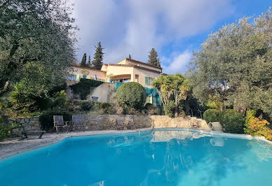 Villa avec piscine et jardin 6