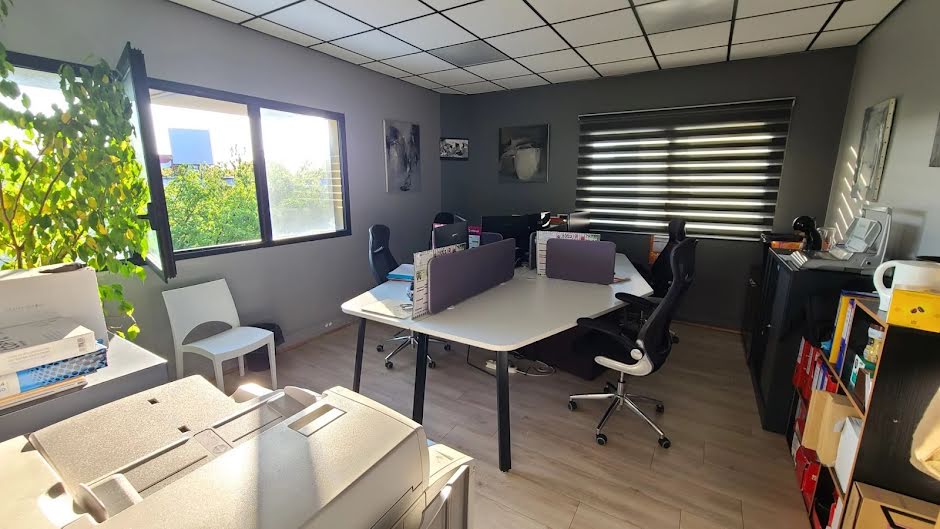 Location  locaux professionnels 3 pièces 96.99 m² à Saint-jean-de-vedas (34430), 1 650 €