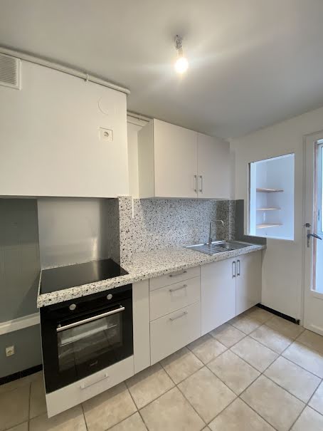Location  appartement 2 pièces 44.7 m² à Bastia (20200), 640 €