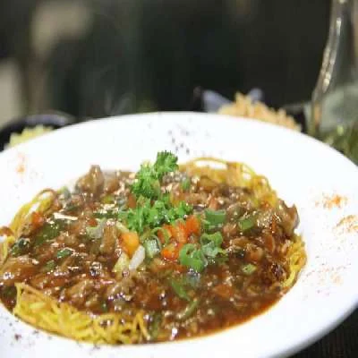 Cantonese Pan Fried Noodles With Lamb In Black Pepper Sauce