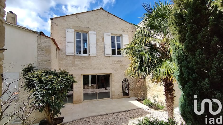 Vente maison 6 pièces 173 m² à Dampierre-sur-Boutonne (17470), 245 000 €