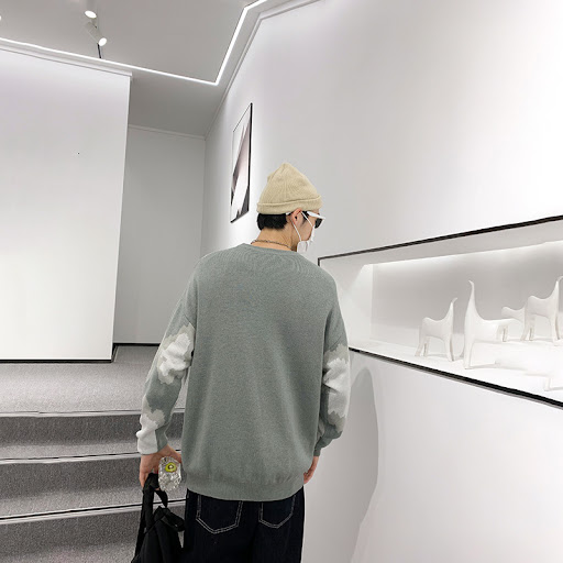 Title 3, Round Neck Sweater Men And Women Loose Pullover...