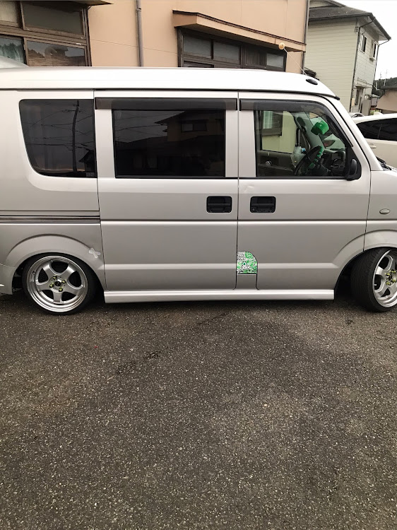 エブリイバンのいつもイイネ&コメントありがとうございます🙇‍♂️・秋の気配・#DA64・ヒッチメンバー・mh23 サイドステップに関するカスタム事例の投稿画像6枚目