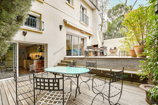 House with terrace 1