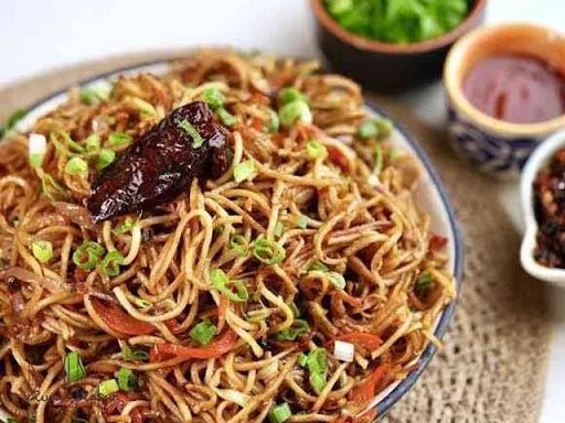 Veg Chilli Garlic Noodles