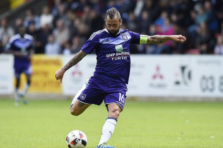 Defour droeg in de CL de kapiteinsband bij Anderlecht, dit heeft coach Weiler over die keuze te zeggen