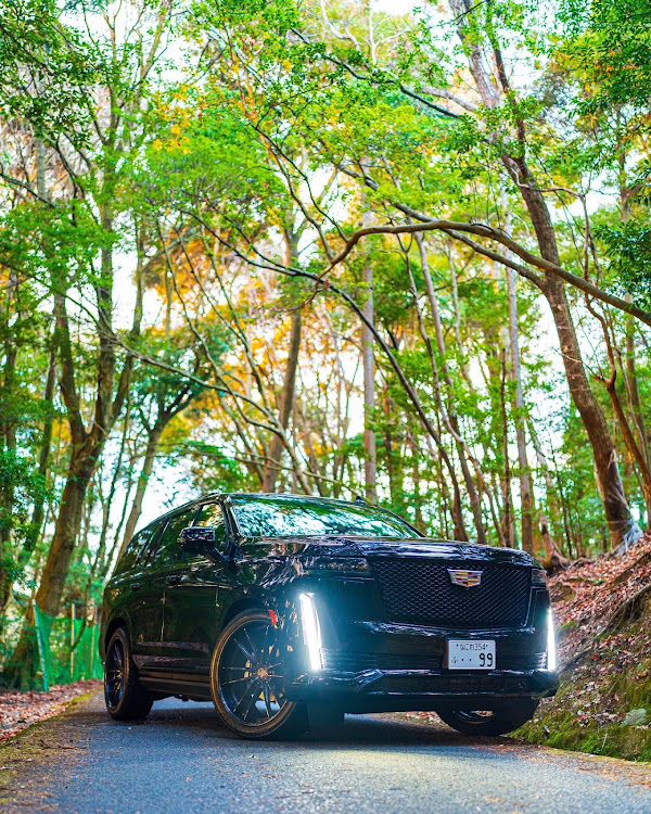 T&T FORGED さんが投稿したエスカレード・エスカレードスポーツ・エスカレード24インチ・キャデラックエスカレードに関するカスタム事例の投稿画像3枚目