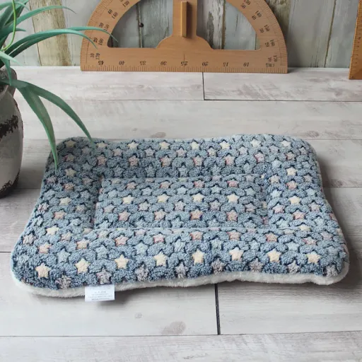 Soft Flannel Pet Mat Dog Cat Bed Thicken Sleeping Mat Dog Blanket Mat For Puppy Kitten Pet Dog Bed for Small Large Dogs 