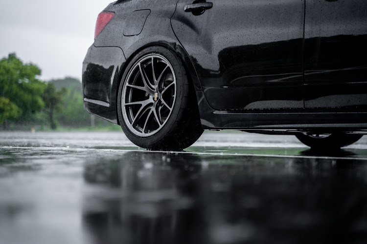 インプレッサ WRX STIの愛車撮影・ミラーレス一眼・BBS RI-A・梅雨入りに関するカスタム事例の投稿画像3枚目