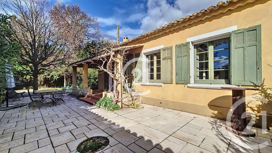 Vente villa 4 pièces 87.5 m² à Mouriès (13890), 395 000 €