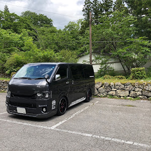 ハイエースバン TRH200V