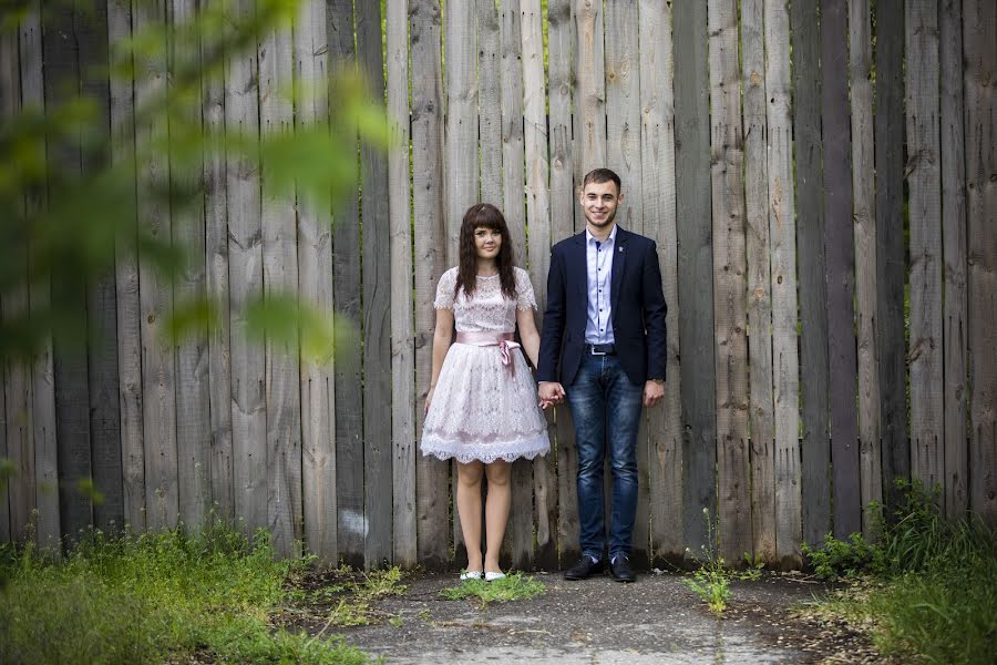 Fotógrafo de casamento Anna Starovoytova (bysinka). Foto de 13 de julho 2017
