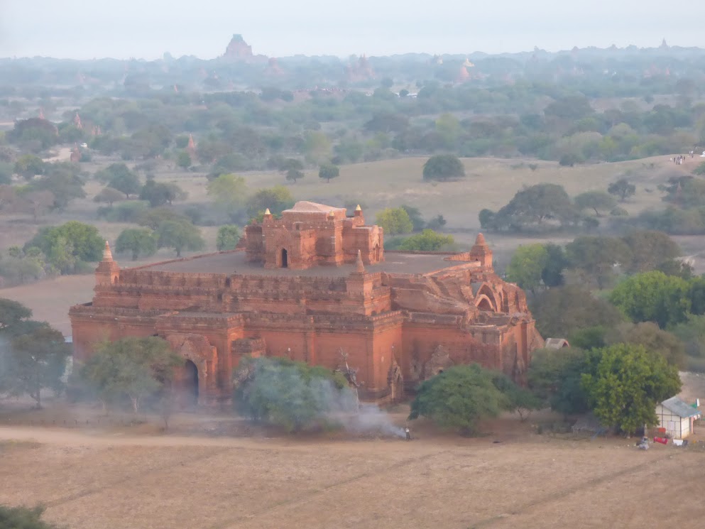 Golden Eagle Ballooning - bagan