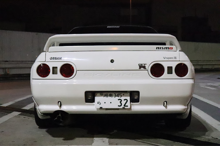 スカイライン GT-Rの辰巳第一PA・夜景と愛車・やっちゃえ！OSSAN・パロディーエンブレム・BNR32に関するカスタム事例の投稿画像3枚目