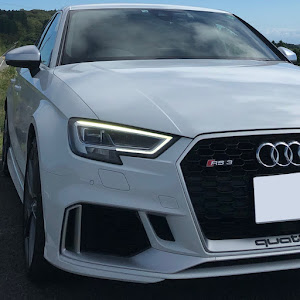 RS3 セダン