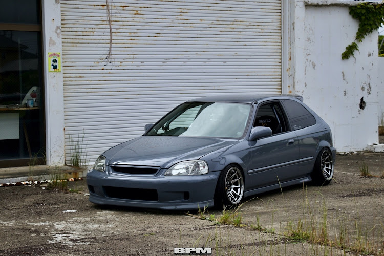 シビックタイプRの純ベタ・EK9・CIVICに関するカスタム事例の投稿画像1枚目