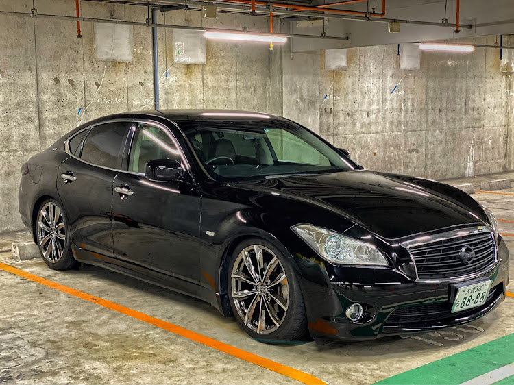 フーガ 51の車が好きな人と繋がりたい・セダン好きと繋がりたい・セダン・クレンツェ・車高調に関するカスタム事例の投稿画像1枚目