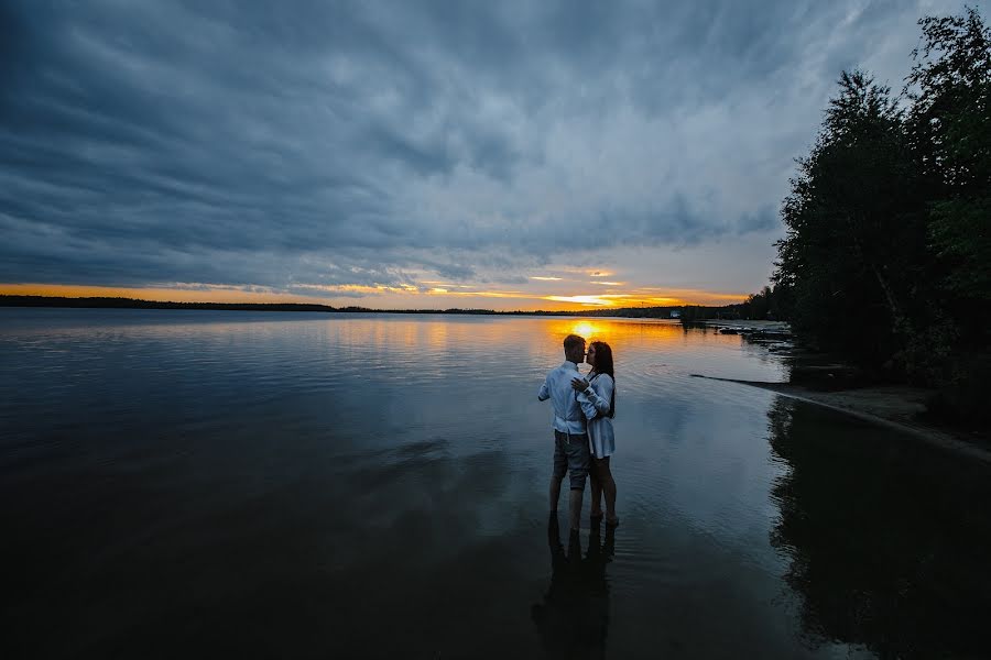 Wedding photographer Roman Urumbaev (eyesnv). Photo of 19 August 2020