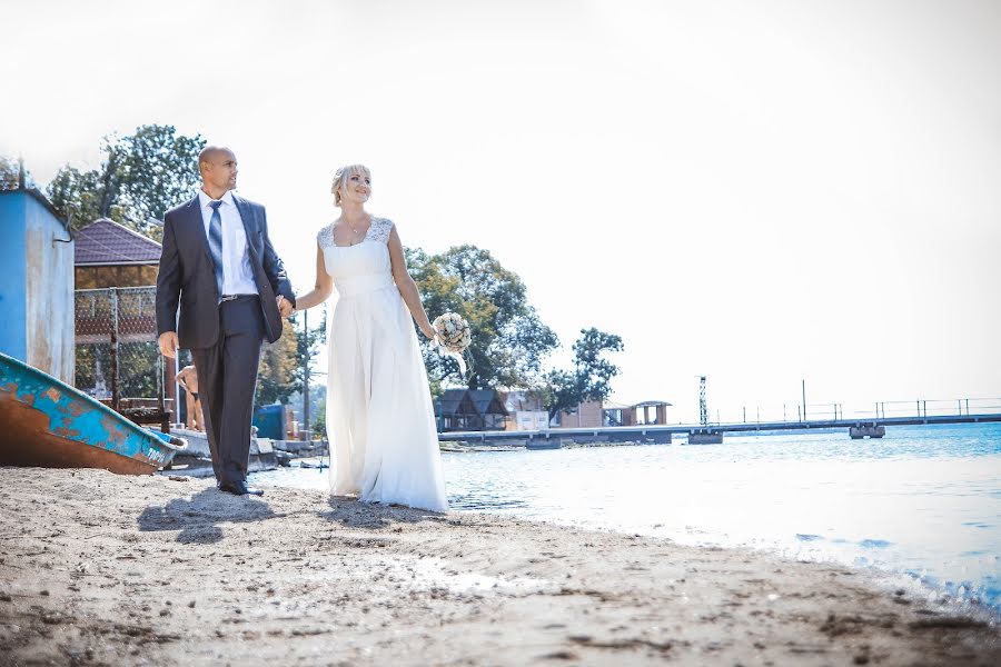 Fotógrafo de casamento Arina Polirina (arinapolirina). Foto de 4 de janeiro 2017