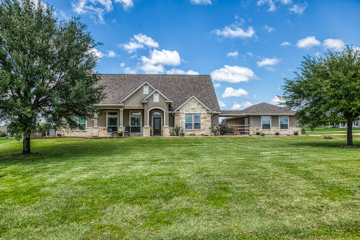 House with pool and garden 1