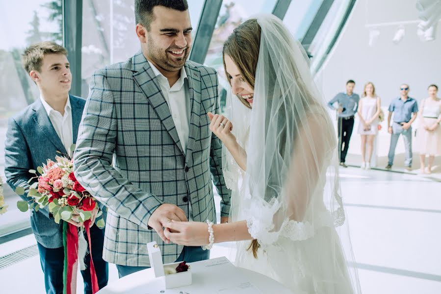 Fotografo di matrimoni Yuliya Yaroshenko (juliayaroshenko). Foto del 31 gennaio 2018