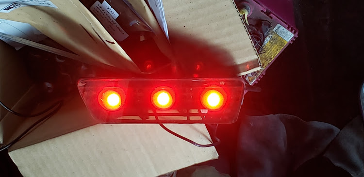 エクストレイルの工作中。そして途中経過…。・DIY・工作の時間・イーグルアイ LEDに関するカスタム事例の投稿画像5枚目