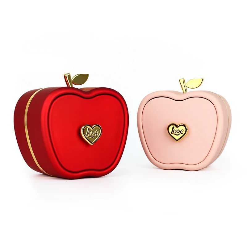 Boîte Cadeau Rouge Décorative Haut de Gamme pour Collier et Bague Présentez vos bijoux avec élégance L'écrin parfait pour un cadeau précieux