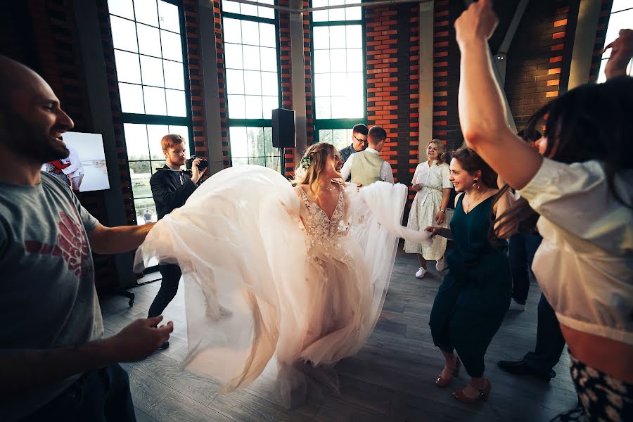 Fotógrafo de casamento Lena Astafeva (tigrdi). Foto de 15 de julho 2019