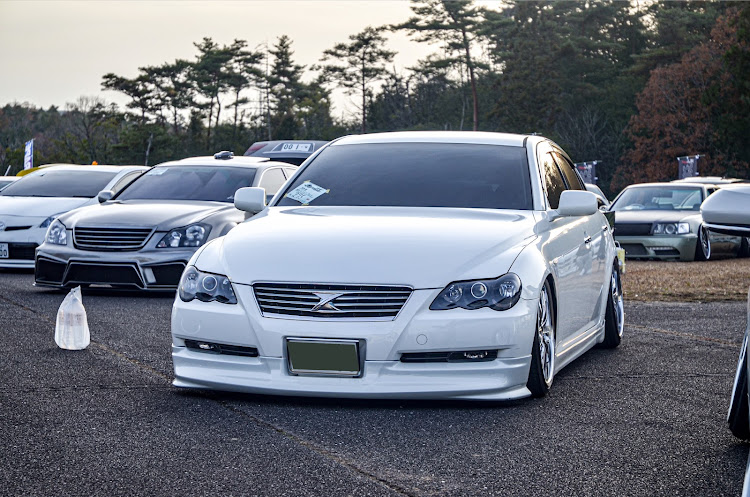 マークXのトップスタイル広島・トップスタイル・イベント・フルスモ・12月もよろしくお願いしますに関するカスタム事例の投稿画像1枚目