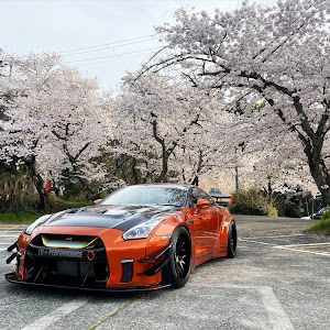 NISSAN GT-R