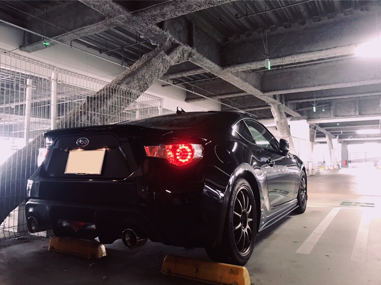 BRZの立体駐車場盛れる？に関するカスタム事例の投稿画像1枚目