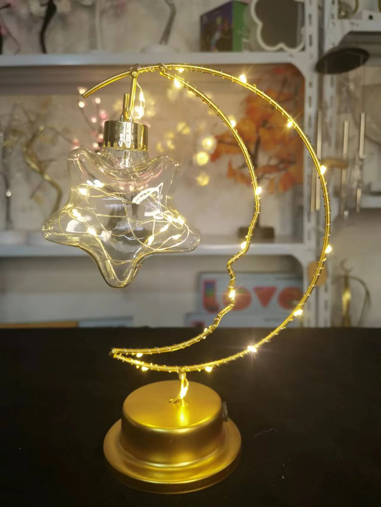 Title 8, Décoration intérieure lune en fer forgé avec pe...