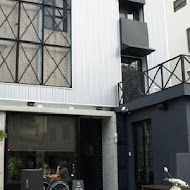 St.1 Cafe／Work Room。工業風設計咖啡店